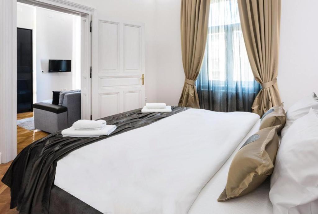 Lux Nice City Center With Private Parking 萨格勒布 外观 照片